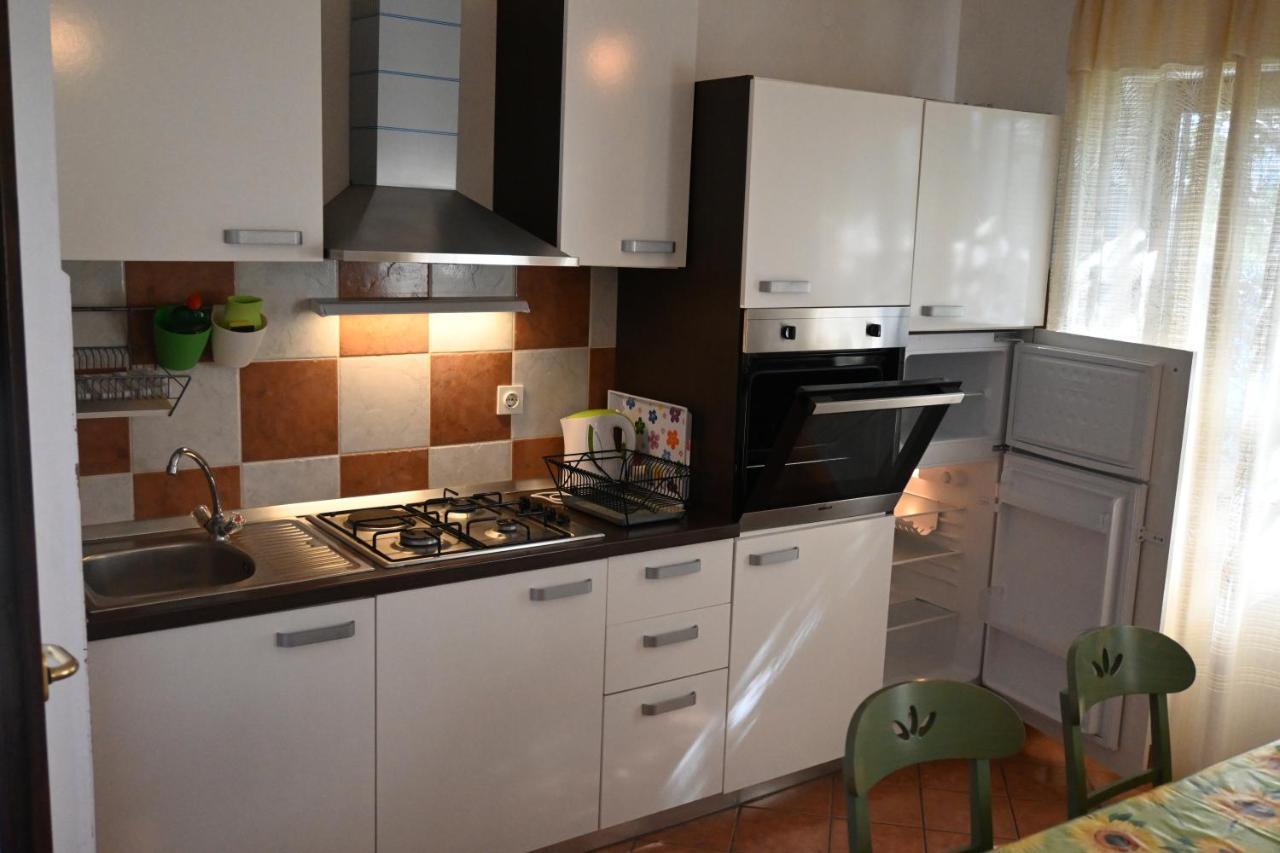 Apartments Tea Pag Паг Экстерьер фото