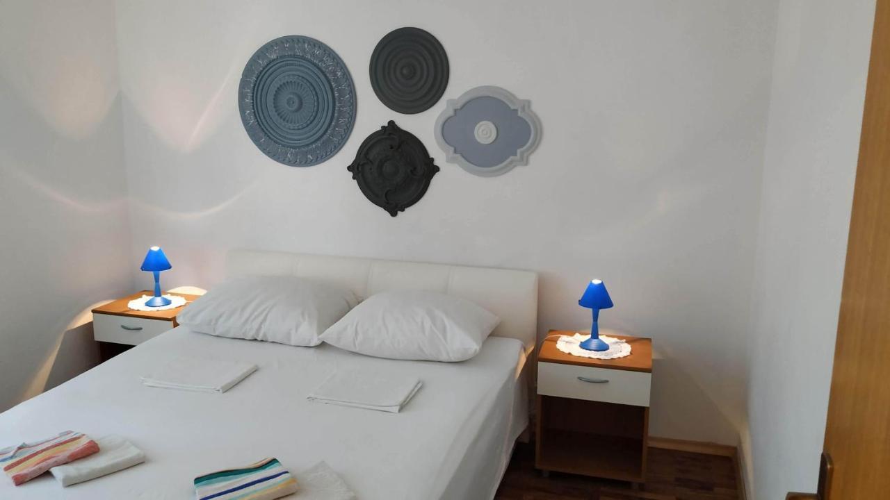Apartments Tea Pag Паг Экстерьер фото