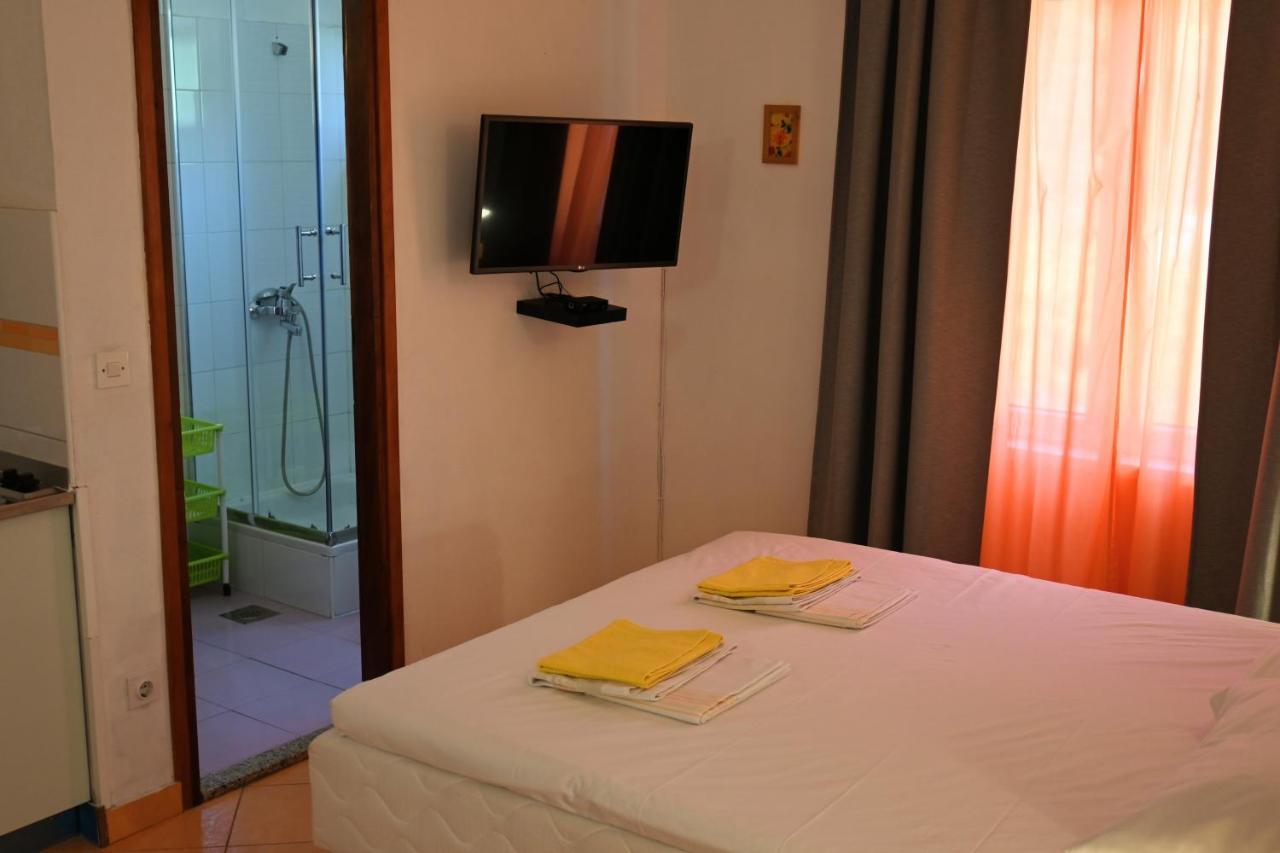 Apartments Tea Pag Паг Экстерьер фото