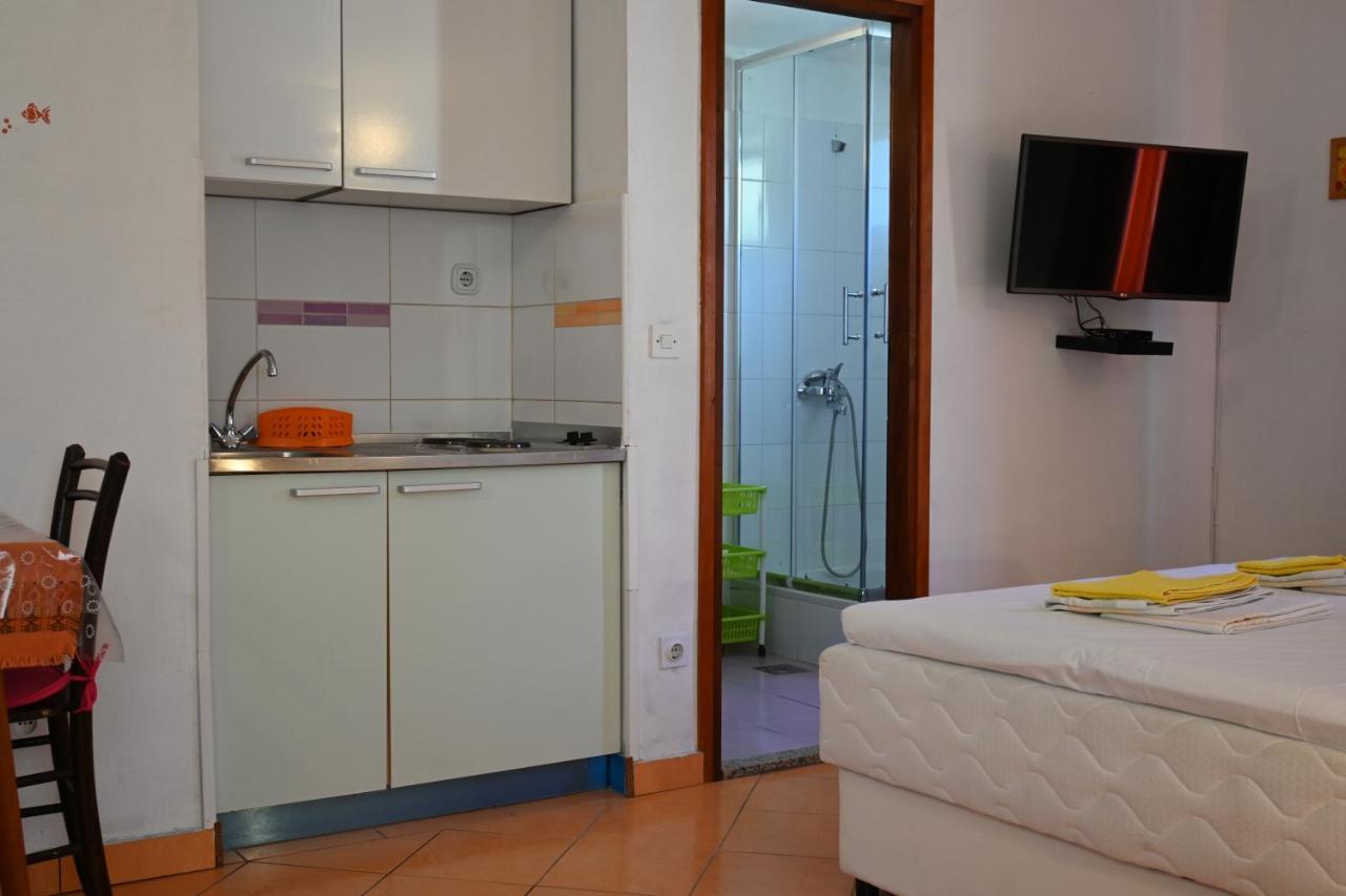 Apartments Tea Pag Паг Экстерьер фото