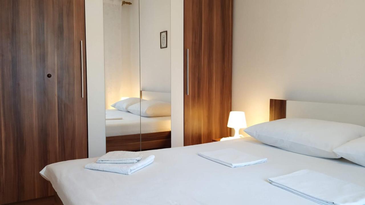 Apartments Tea Pag Паг Экстерьер фото