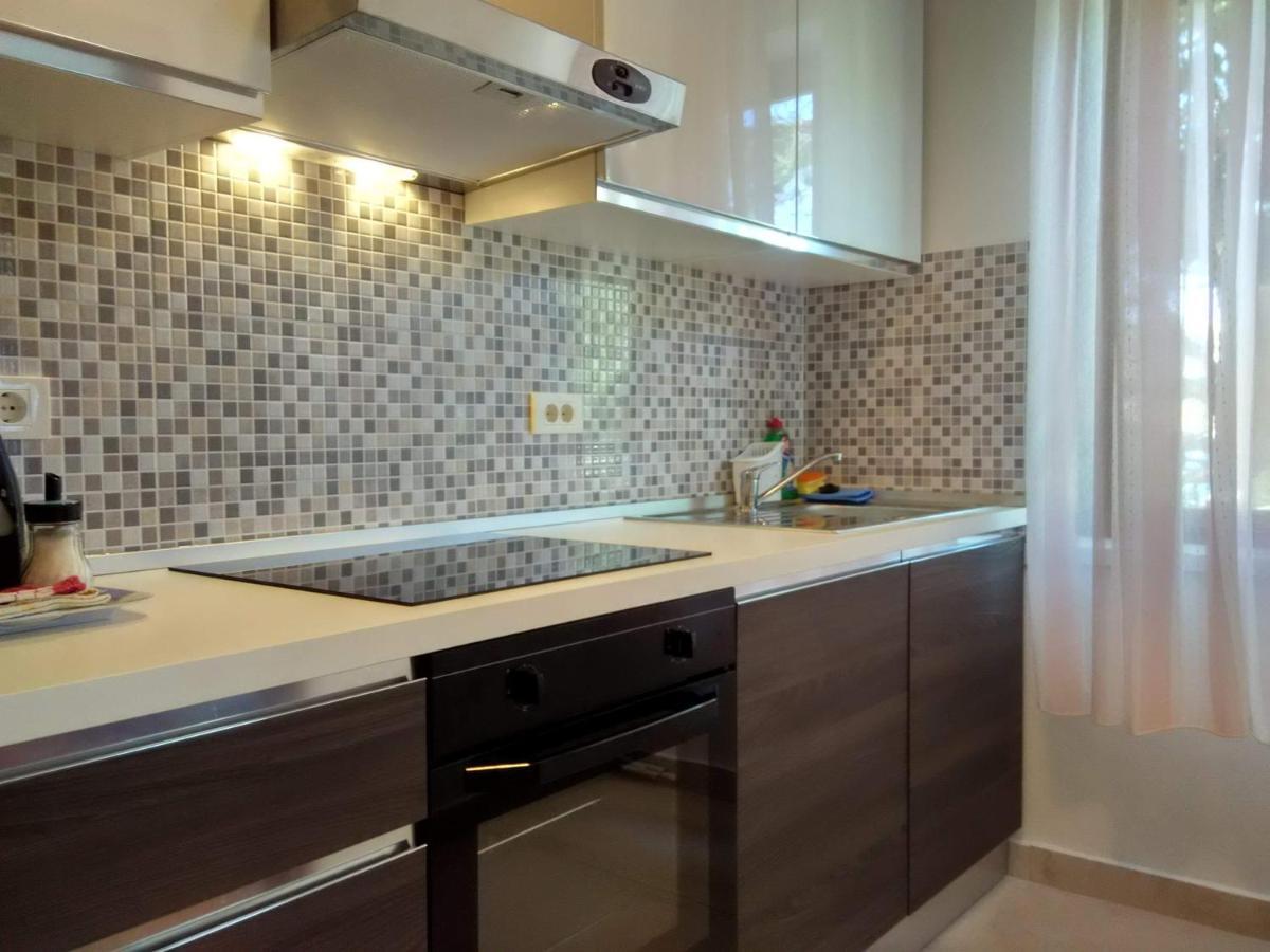 Apartments Tea Pag Паг Экстерьер фото