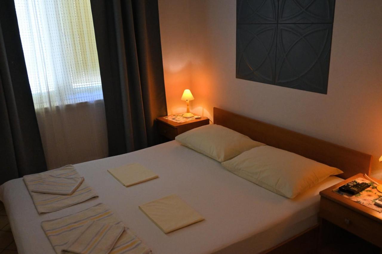 Apartments Tea Pag Паг Экстерьер фото