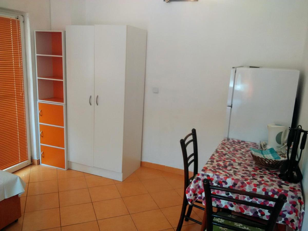 Apartments Tea Pag Паг Экстерьер фото