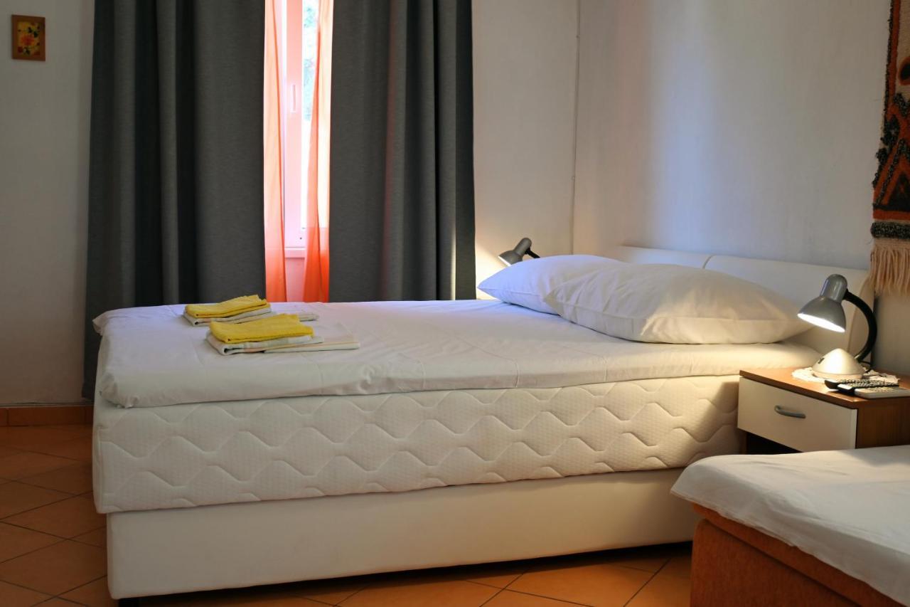 Apartments Tea Pag Паг Экстерьер фото